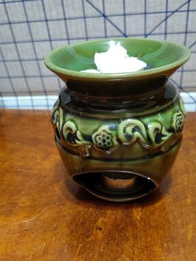 Green Floral Glazed Ceramic Oil Burner